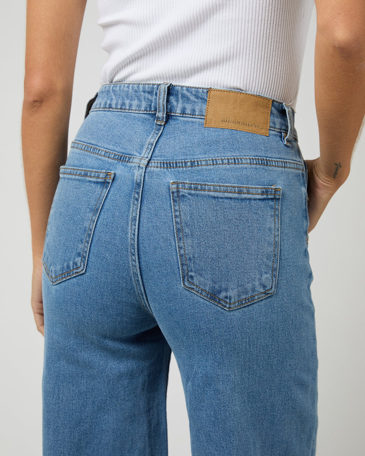 Jacqui Wide Leg Jeans - Light Blue