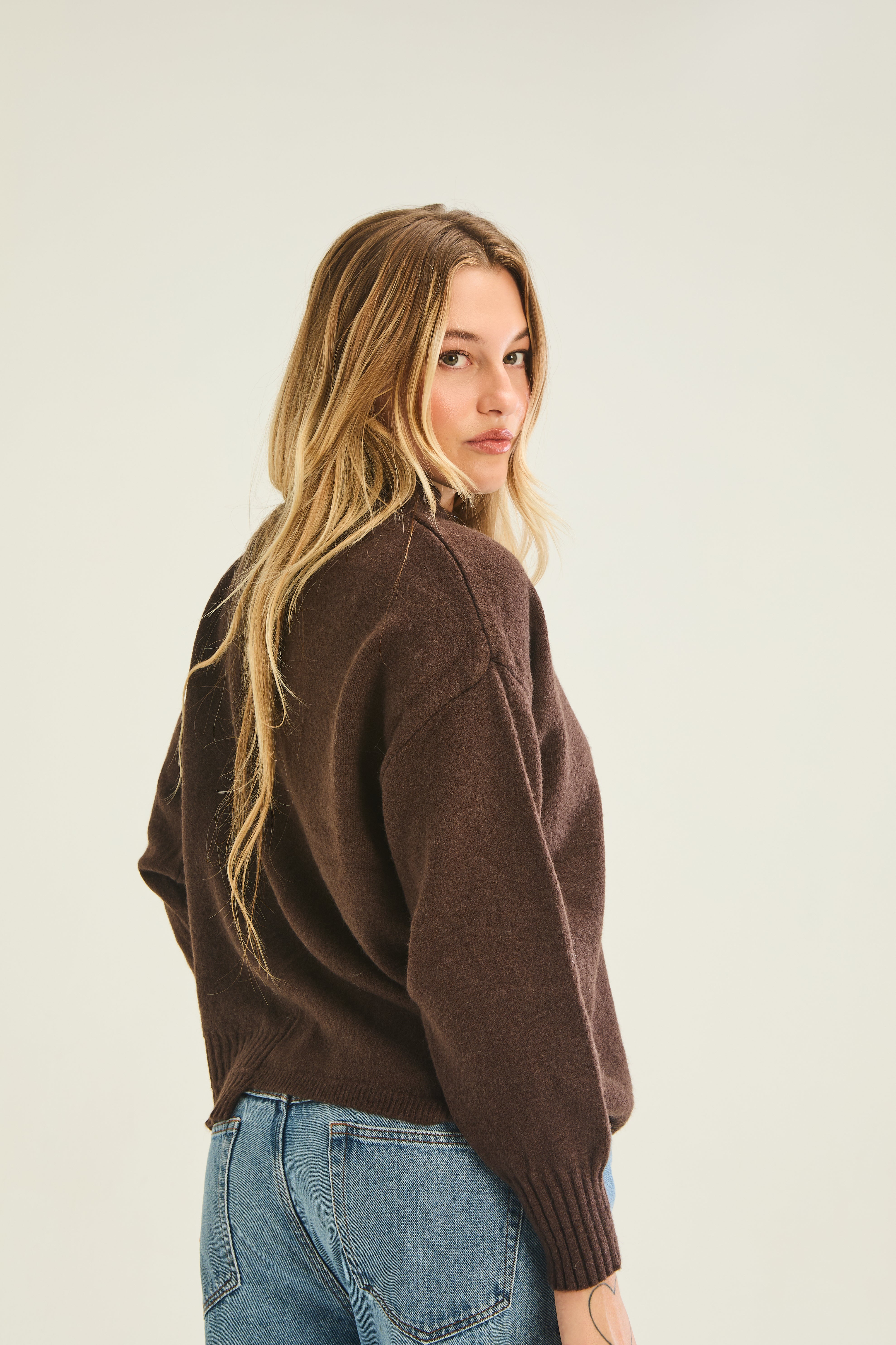 Hollister Box Knit - Choc