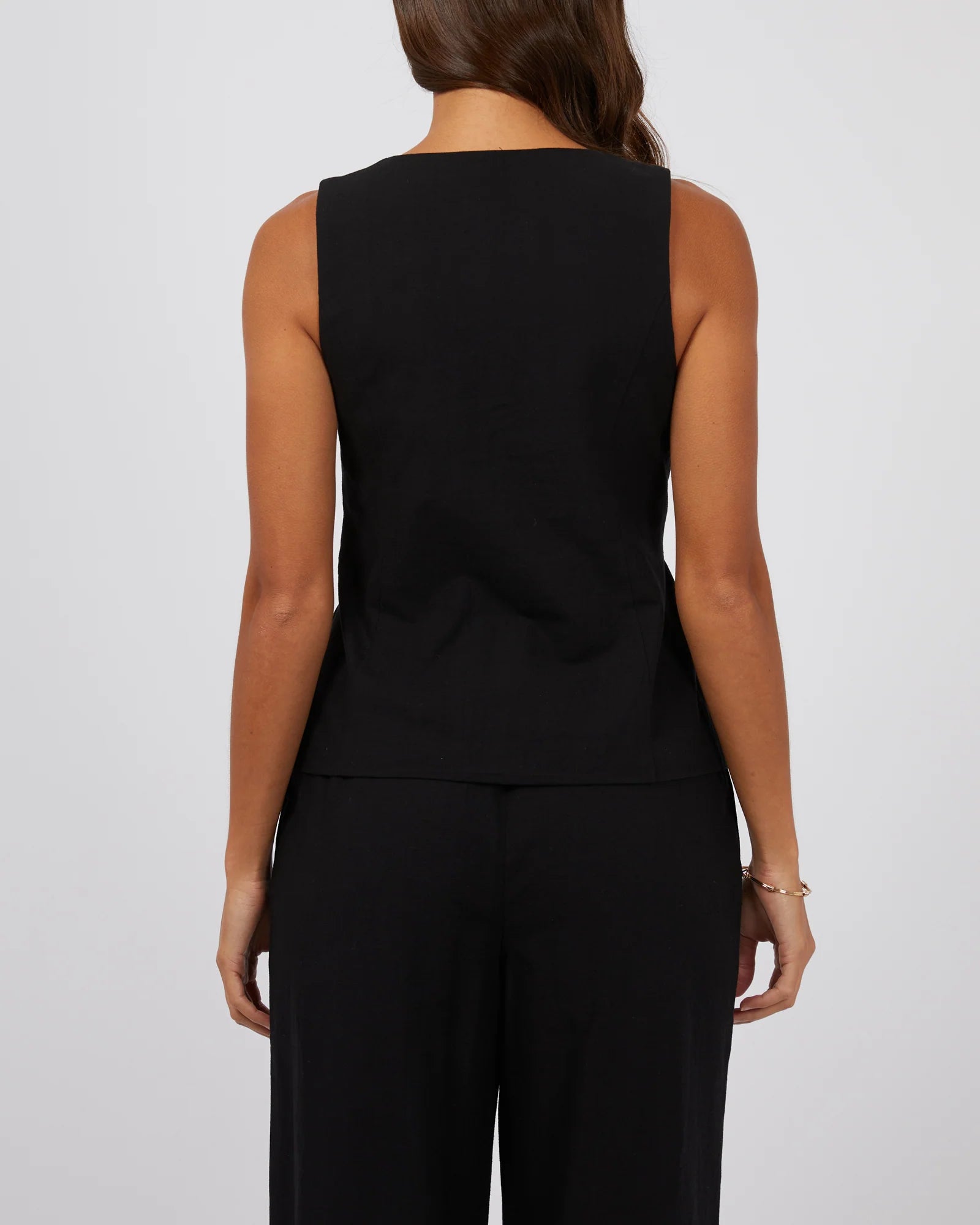 Willa Vest