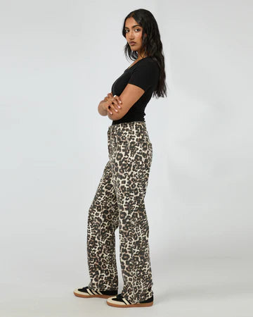 Mikaela Leopard Jean