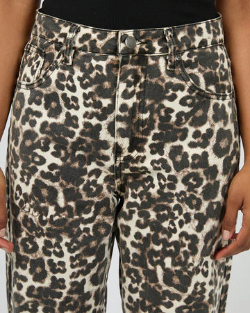 Mikaela Leopard Jean
