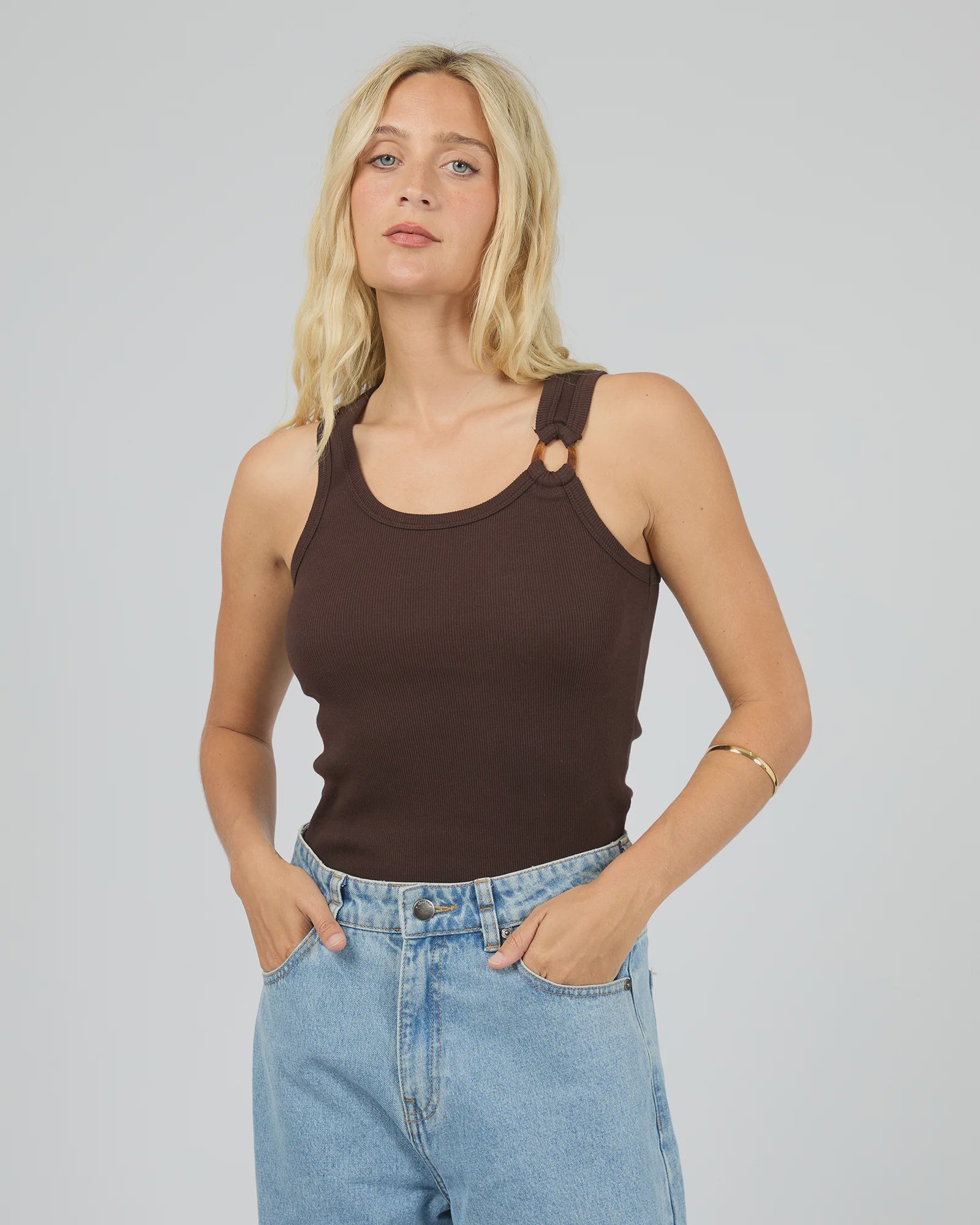 Feature Tank