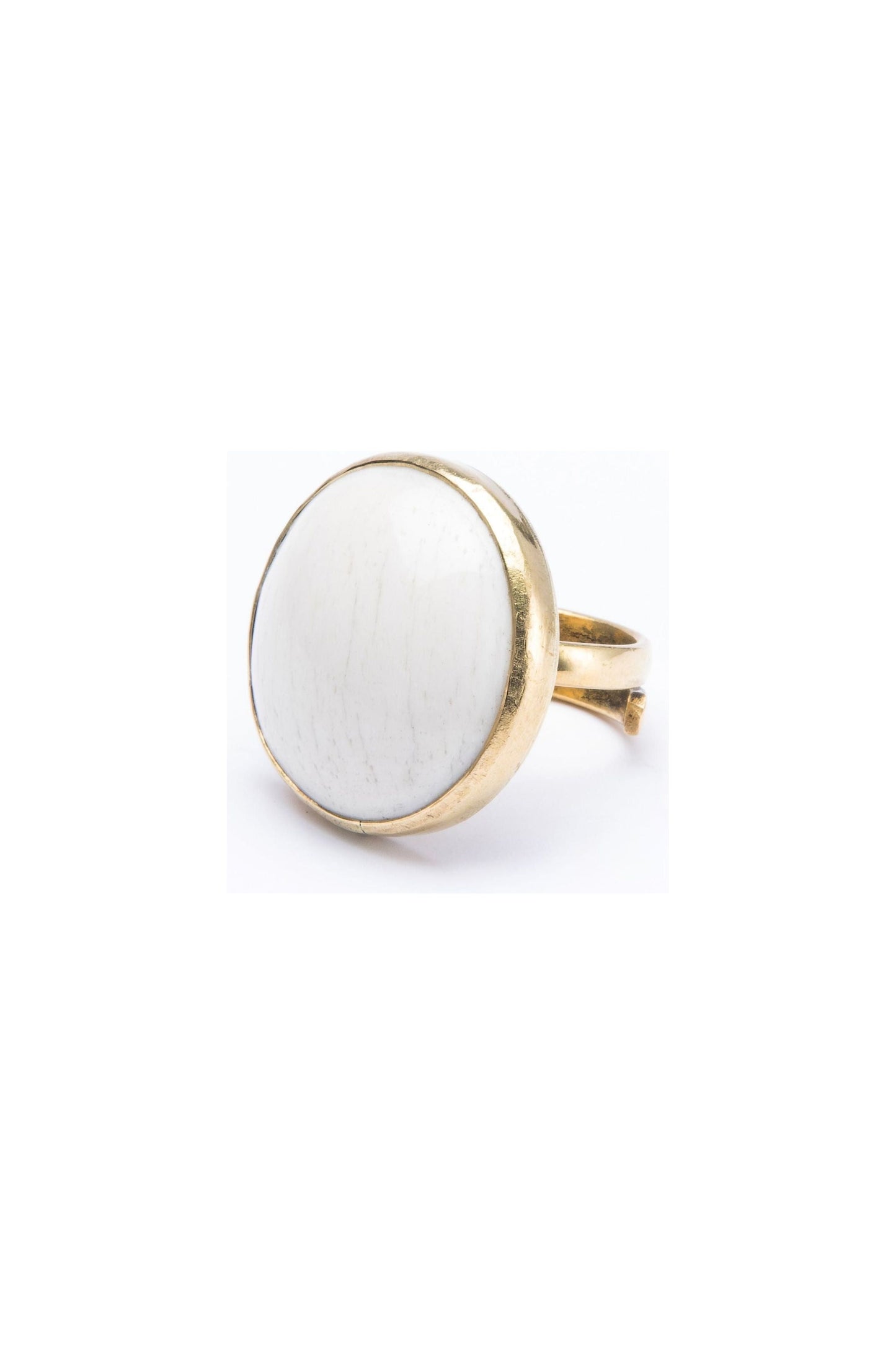 Bold ring - white