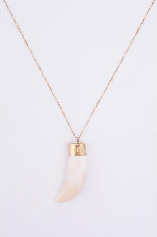 Tooth pendant necklace gold